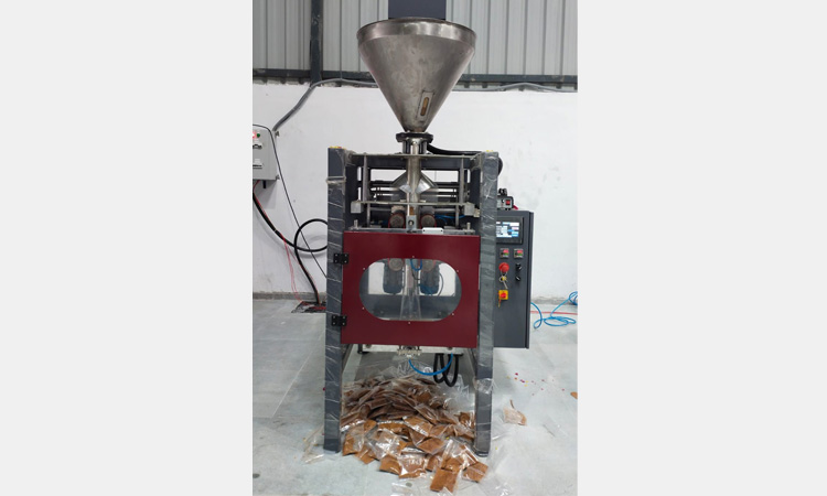 Collar-Type-Pouch-Packing-Machine