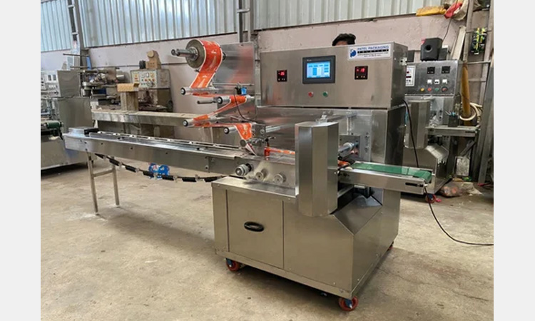 Horizontal-Flow-Wrap-Pouch-Packaging-Machine