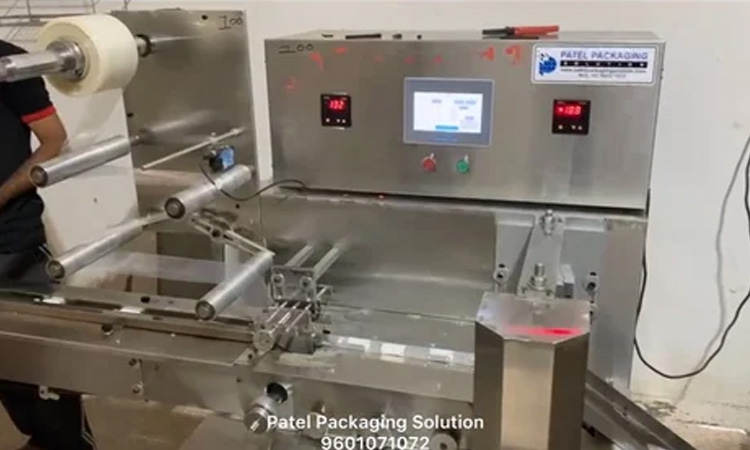 Hardware-Pouch-Packing-Machine